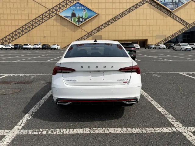 Skoda Octavia — Фото автомобиля 5