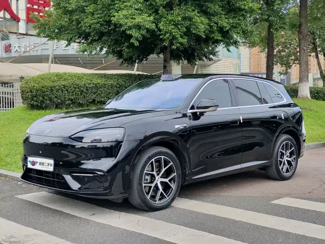 Фотография автомобиля — Aito M6