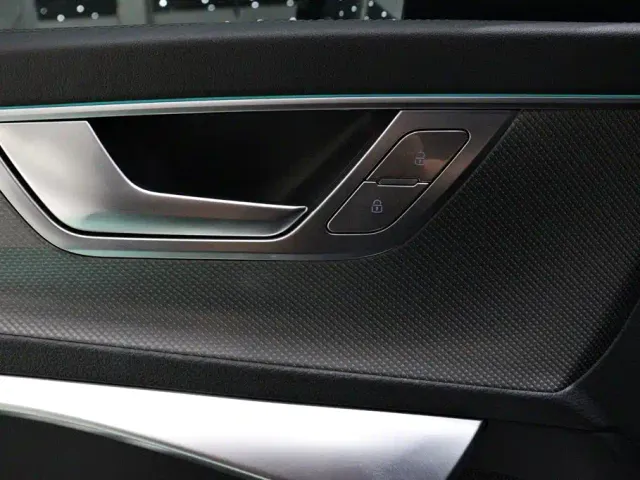 Audi A6L — Фото автомобиля 18