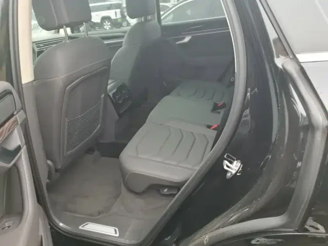 Volkswagen Touareg — Фото автомобиля 16