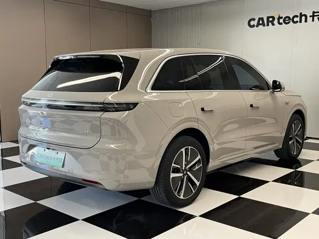Li Auto L6 — Фото автомобиля 5