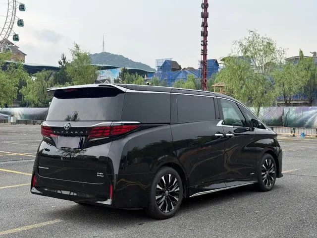 Toyota Vellfire — Фото автомобиля 3