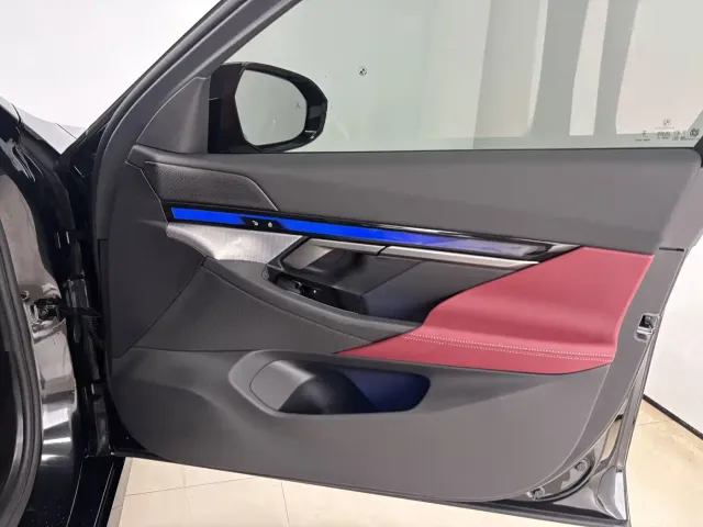 BMW 5 Series — Фото автомобиля 24