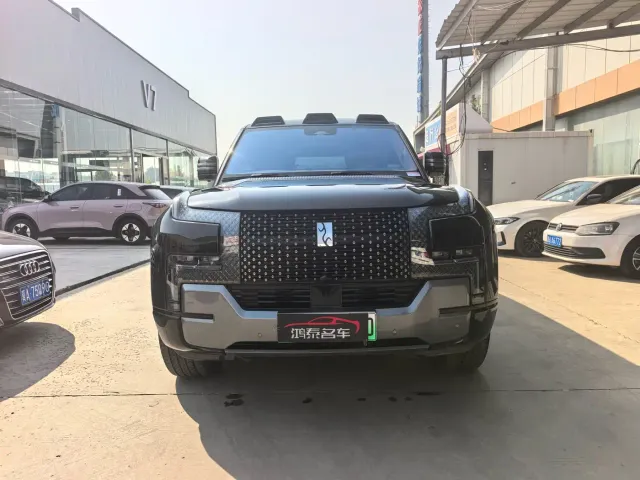 BYD U8 — Фото автомобиля 3
