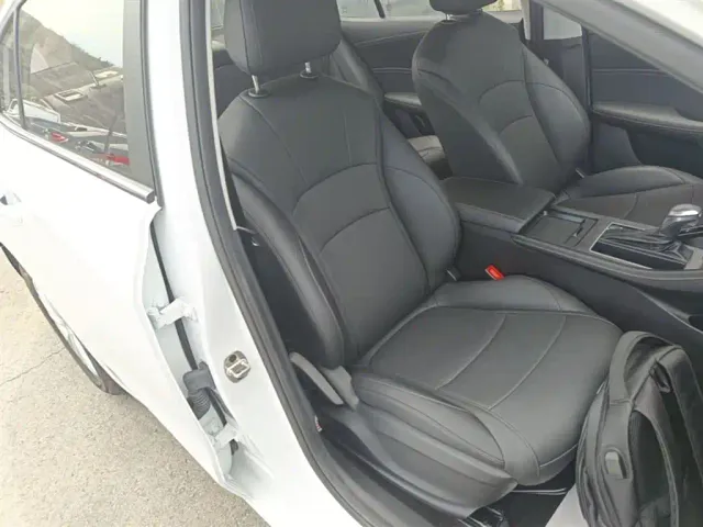 Roewe i5 — Фото автомобиля 24