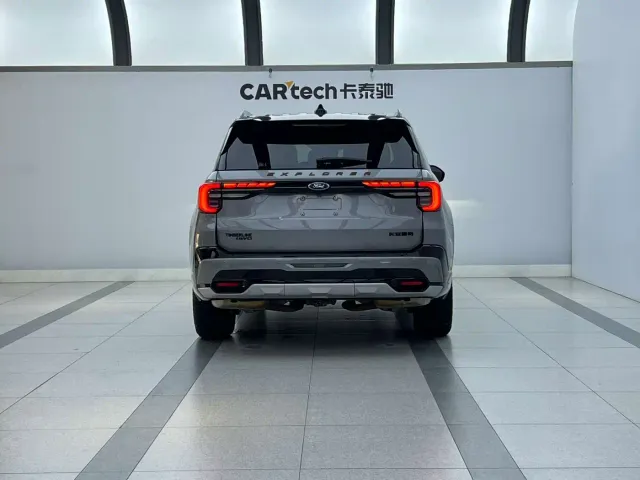 Ford Explorer — Фото автомобиля 6