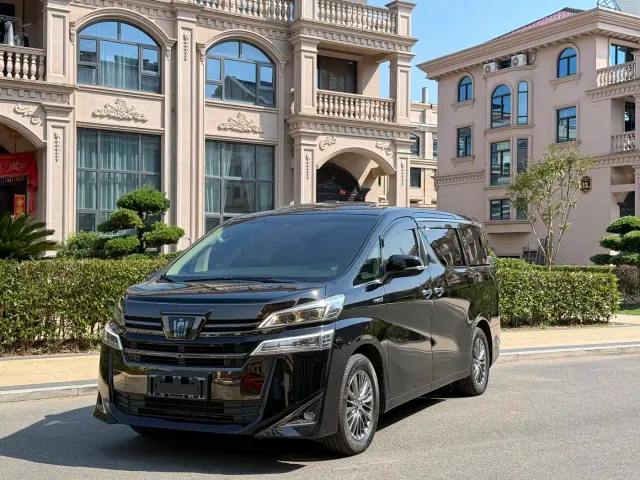 Фотография автомобиля — Toyota Vellfire
