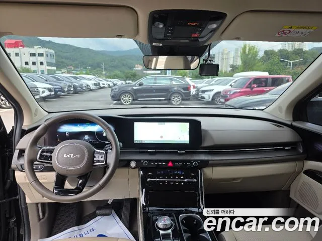 Kia Carnival Generation 4 — Фото автомобиля 10