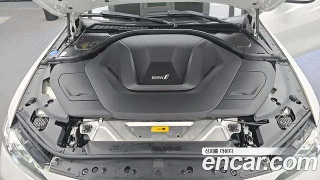 BMW i4 — Фото автомобиля 6