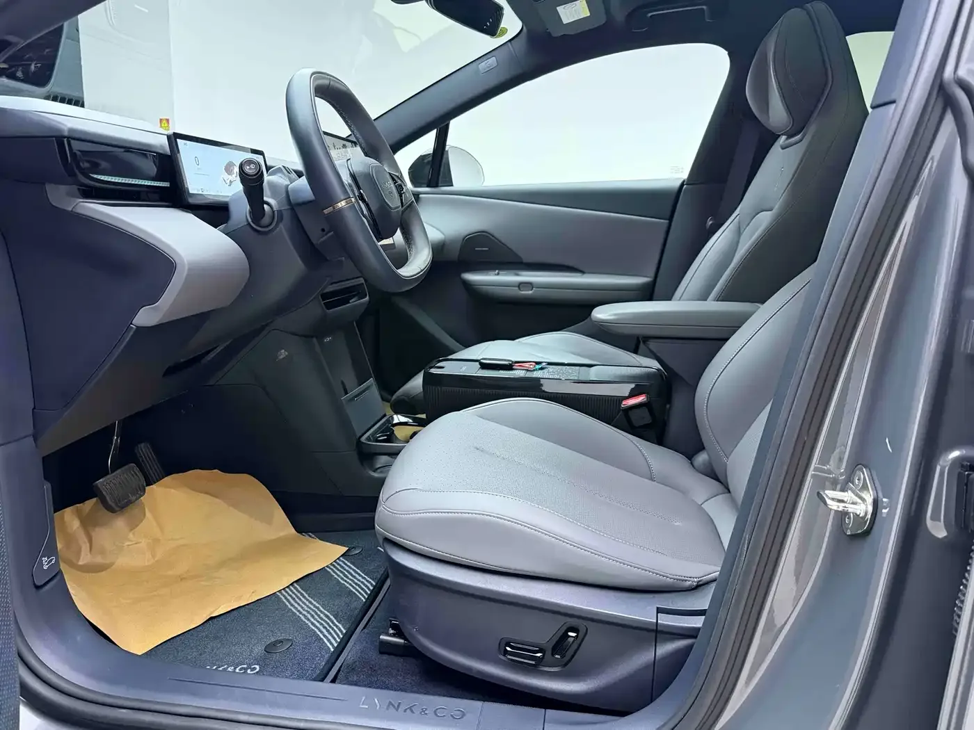 Lynk & Co Lynk & Co Z20 2025 530km RWD Max — Фото автомобиля 8