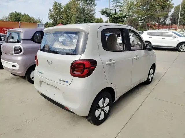 Wuling Hongguang Mini EV — Фото автомобиля 6