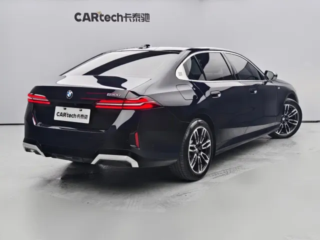 BMW 5 Series — Фото автомобиля 4