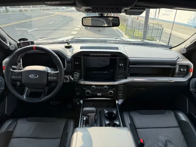 Ford F-150 Raptor — Фото автомобиля 11