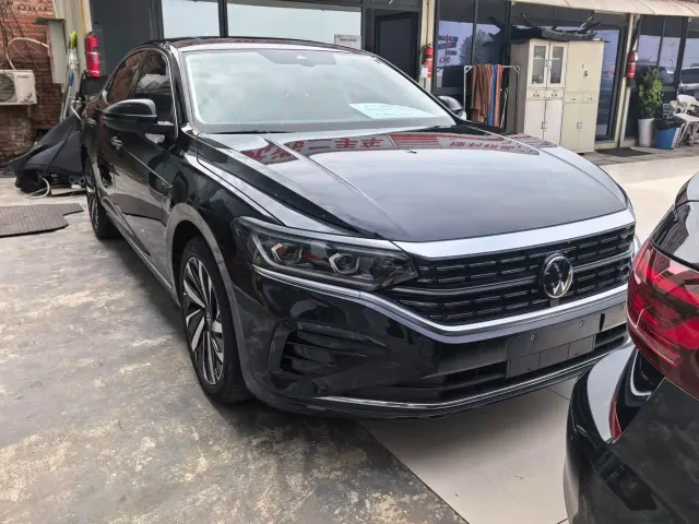 Volkswagen Passat — Фото автомобиля 2