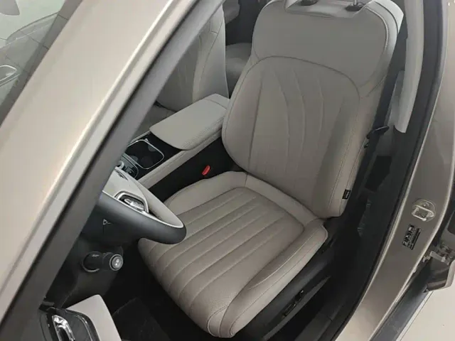 Geely Galaxy Stellar 6 — Фото автомобиля 14