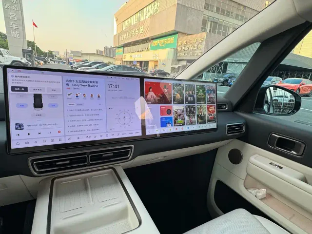 Li Auto MEGA — Фото автомобиля 16