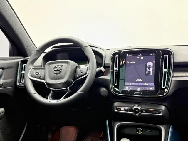 Volvo C40 — Фото автомобиля 11