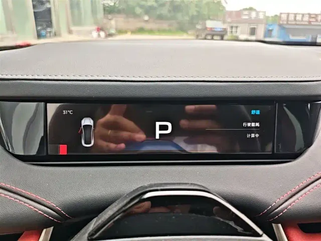 Xiaomi SU7 — Фото автомобиля 11