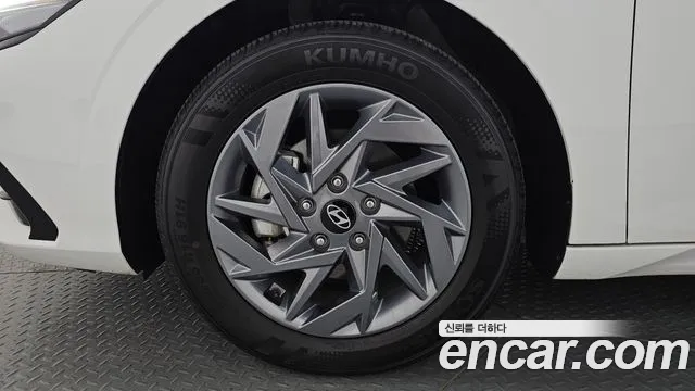 Hyundai Avante CN7 — Фото автомобиля 5