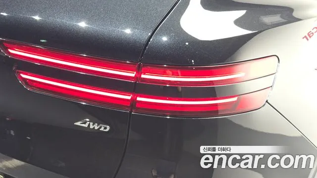 Genesis GV70 — Фото автомобиля 8
