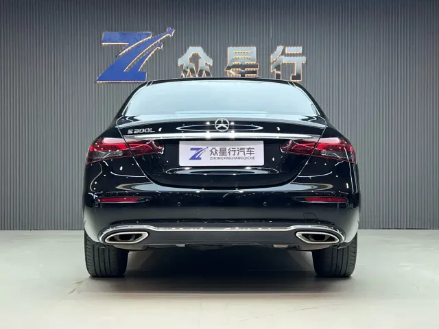 Mercedes-Benz E-Class — Фото автомобиля 4