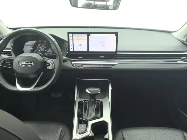Geely Emgrand — Фото автомобиля 12