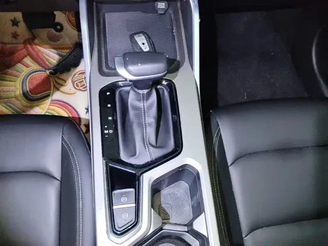 Geely Emgrand — Фото автомобиля 13