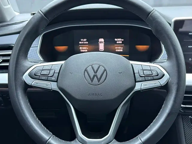 Volkswagen Lavida — Фото автомобиля 12