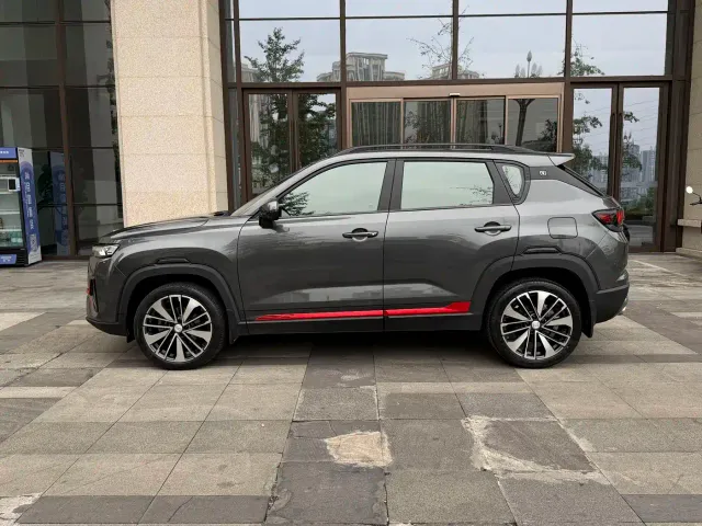 Changan CS35 Plus — Фото автомобиля 3