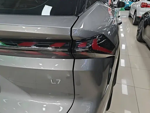 Geely Galaxy L7 — Фото автомобиля 7