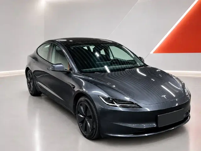 Tesla Model 3 — Фото автомобиля 3