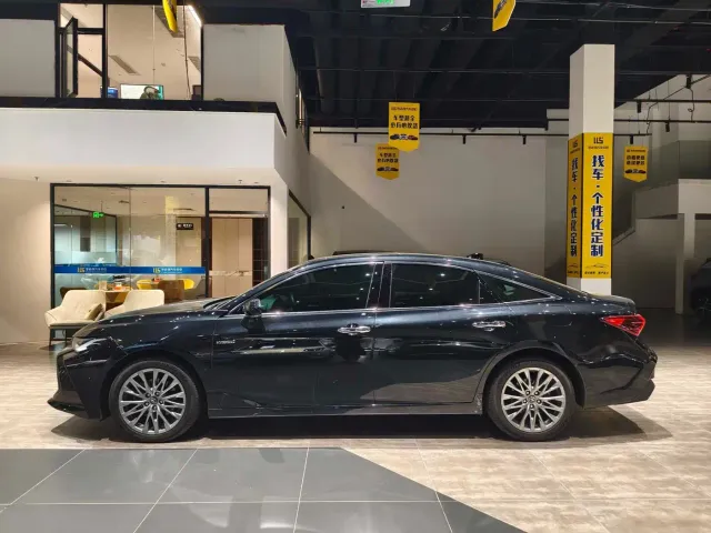 Toyota Avalon — Фото автомобиля 3