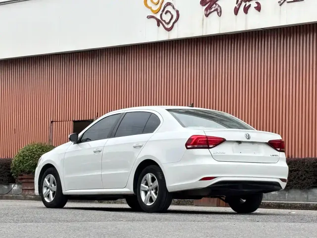 Volkswagen Lavida — Фото автомобиля 2