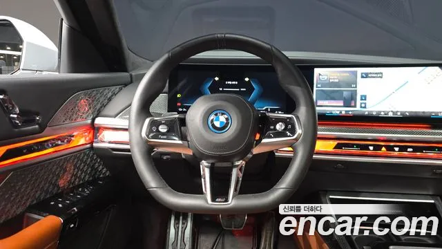 BMW i7 — Фото автомобиля 12