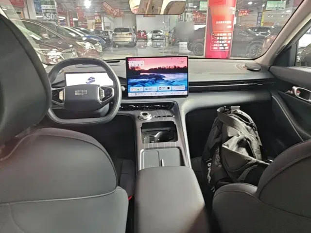 Geely Galaxy E5 — Фото автомобиля 9