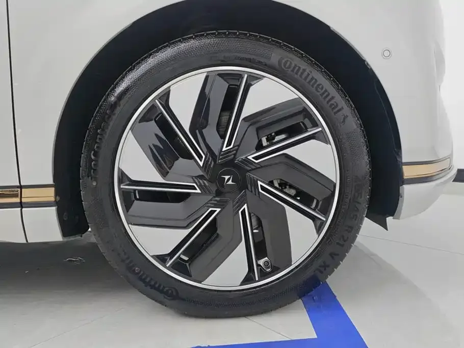 Dongfeng Yipai eπ008 2024 636Max Pure Electric 6-Seater — Фото автомобиля 6