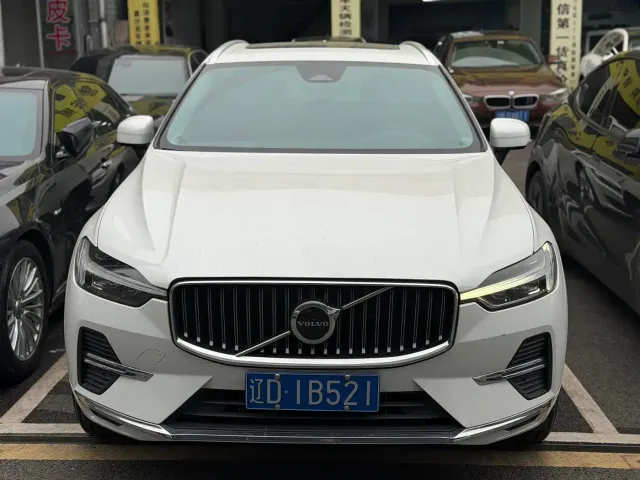 Volvo XC60 — Фото автомобиля 2