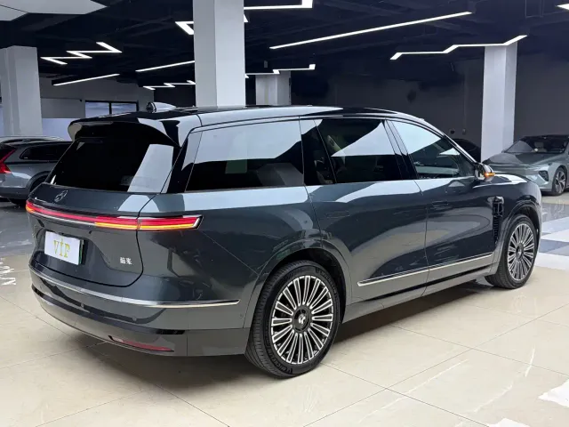 Nio ES8 — Фото автомобиля 6
