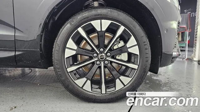 Вольво XC60 — Фото автомобиля 18