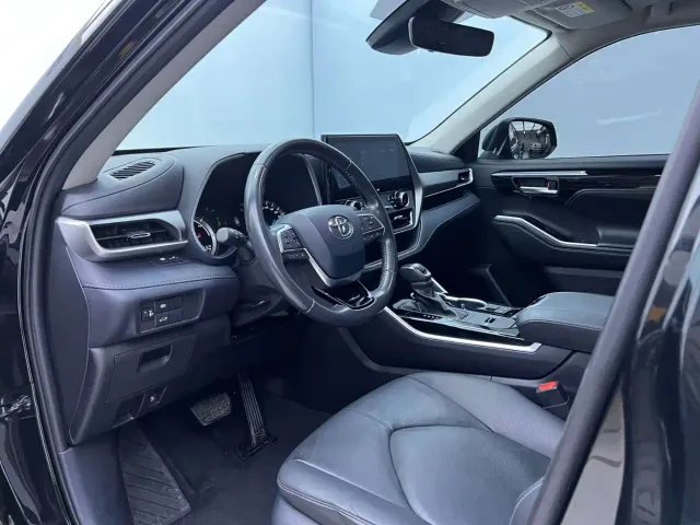 Toyota Highlander — Фото автомобиля 7