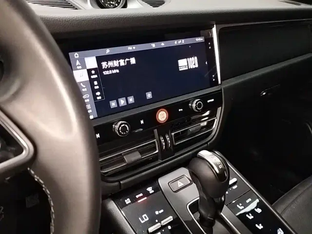 Porsche Macan — Фото автомобиля 12