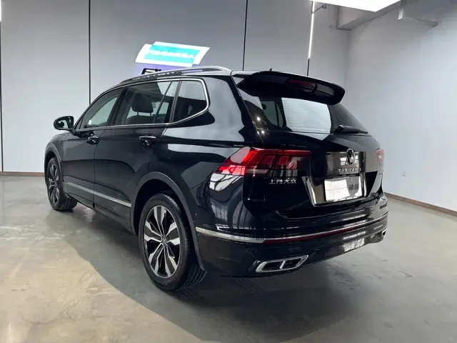 Volkswagen Tiguan L — Фото автомобиля 3