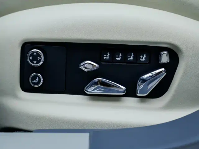 Bentley Flying Spur — Фото автомобиля 23