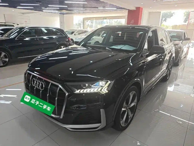 Фотография автомобиля — Audi Q7