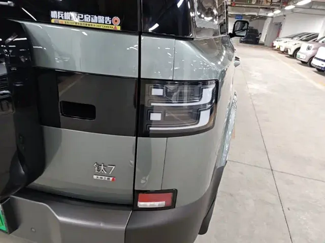 BYD FangChengBao Titanium 7 — Фото автомобиля 7
