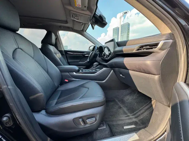 Toyota Highlander — Фото автомобиля 13