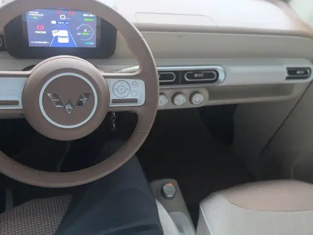 Wuling Hongguang Mini EV — Фото автомобиля 12