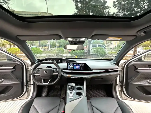 Changan UNI-V — Фото автомобиля 4