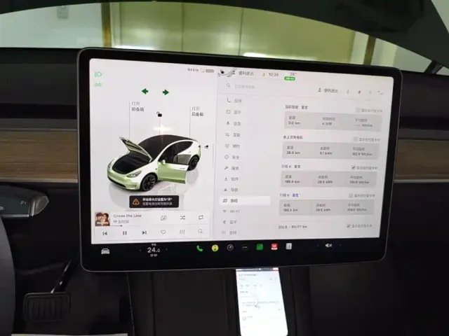 Tesla Model Y — Фото автомобиля 11