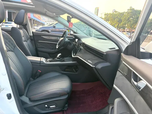 Dongfeng Yixuan MAX — Фото автомобиля 16